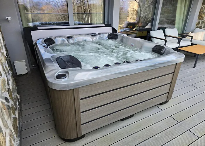 Luksusowy Cudny Widok Z Prywatnym Jacuzzi I Sauna 아파트 스클라르스카포렘바